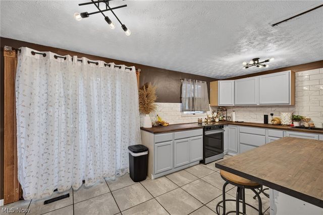 5124 Willow Crest Avenue, Austintown, OH 44515