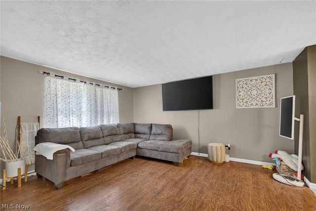 5124 Willow Crest Avenue, Austintown, OH 44515