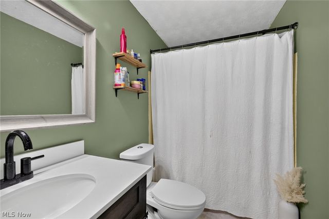 5124 Willow Crest Avenue, Austintown, OH 44515