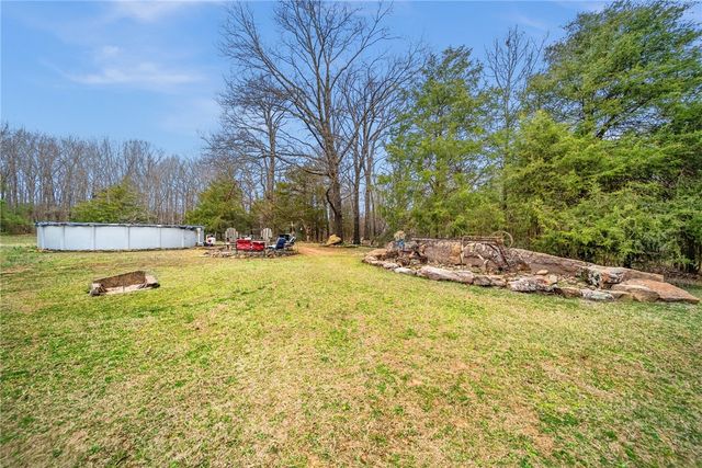 12107 Volcano Road, West Fork, AR 72774