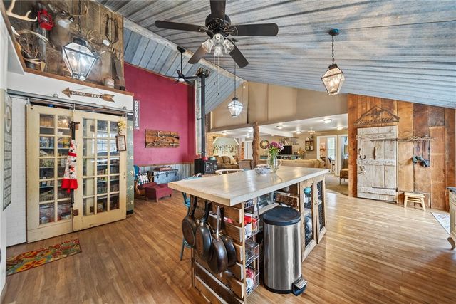 12107 Volcano Road, West Fork, AR 72774