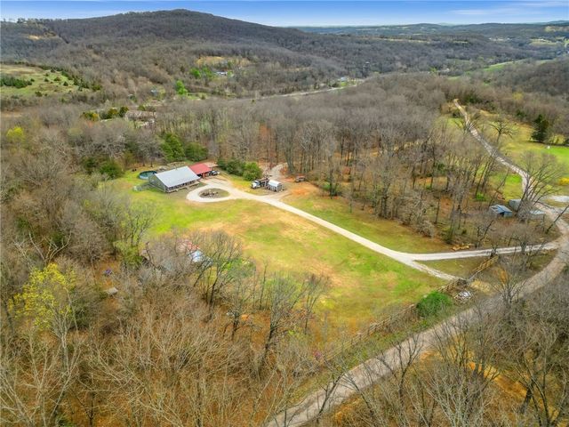 12107 Volcano Road, West Fork, AR 72774