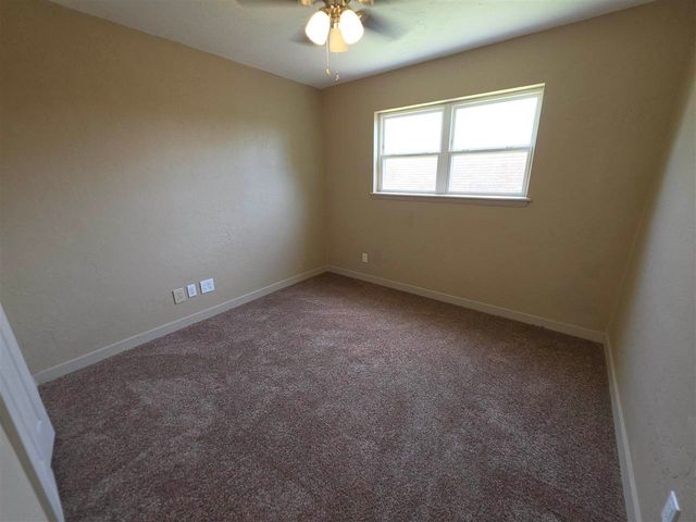 1612 NW 50th St, Lawton, OK 73505