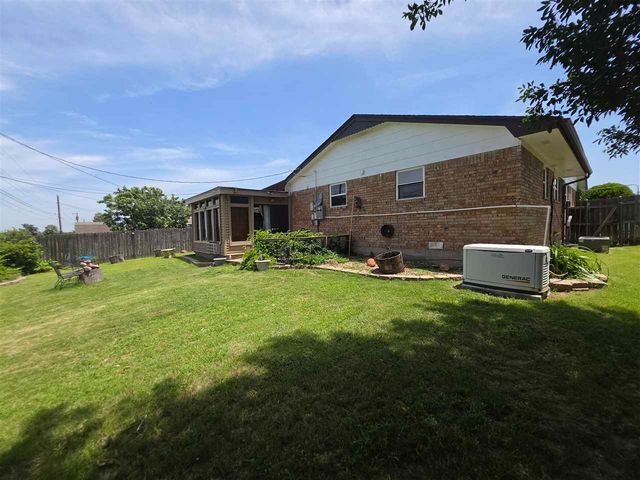1612 NW 50th St, Lawton, OK 73505