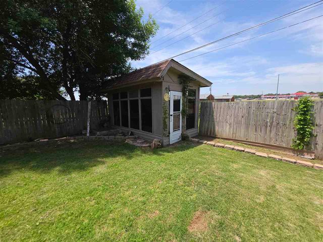 1612 NW 50th St, Lawton, OK 73505