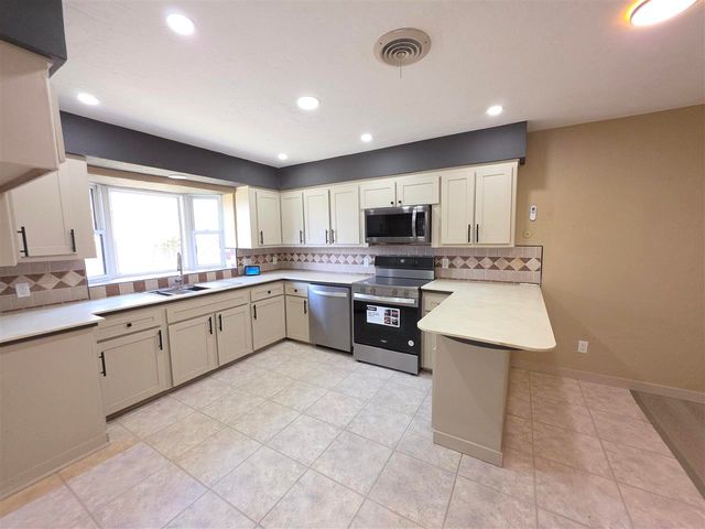 1612 NW 50th St, Lawton, OK 73505