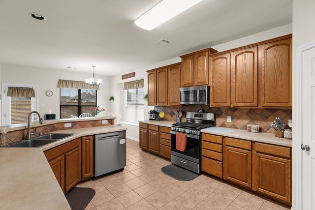 221 Villanova Drive, Van Alstyne, TX 75495