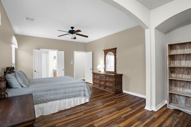 221 Villanova Drive, Van Alstyne, TX 75495