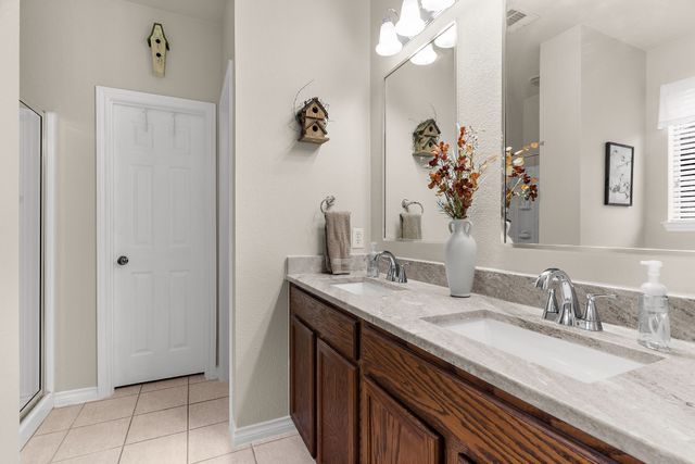 221 Villanova Drive, Van Alstyne, TX 75495