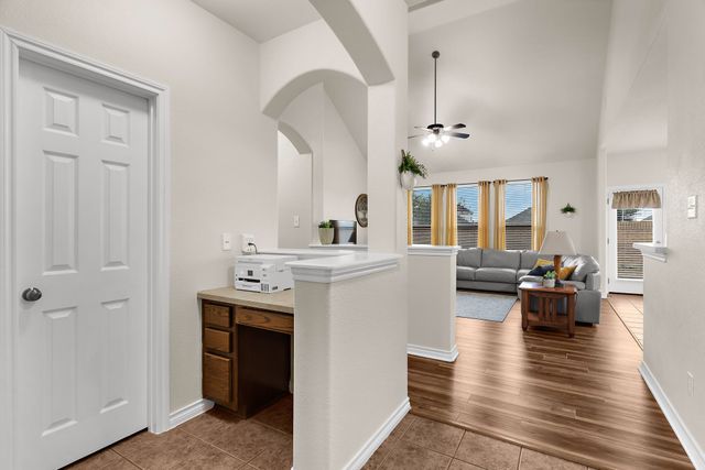 221 Villanova Drive, Van Alstyne, TX 75495