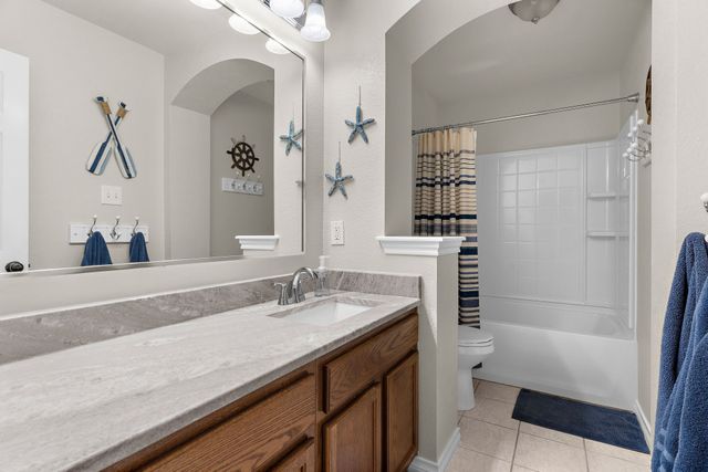 221 Villanova Drive, Van Alstyne, TX 75495