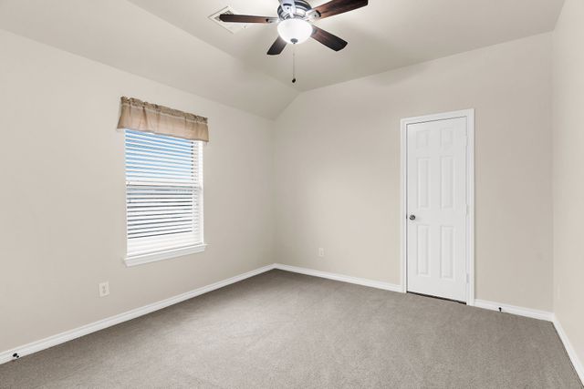 221 Villanova Drive, Van Alstyne, TX 75495