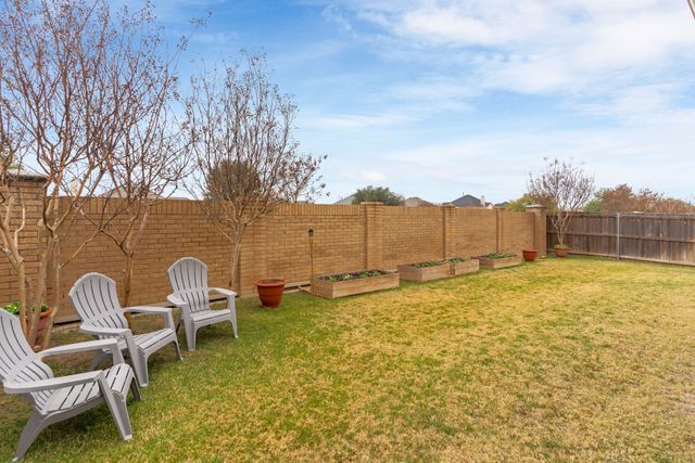 221 Villanova Drive, Van Alstyne, TX 75495