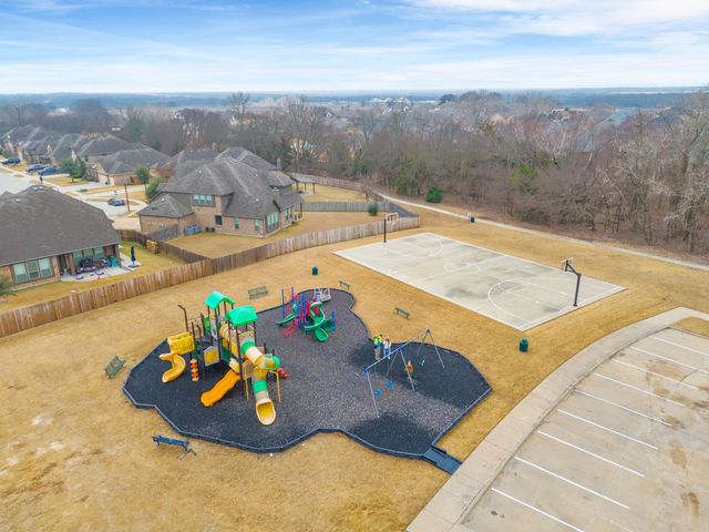 221 Villanova Drive, Van Alstyne, TX 75495