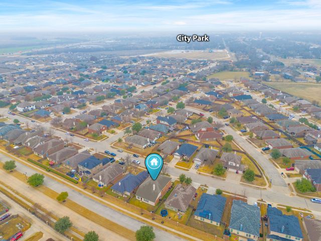 221 Villanova Drive, Van Alstyne, TX 75495