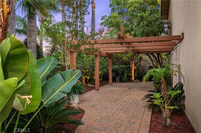 25232 Derby Circle, Laguna Hills, CA 92653