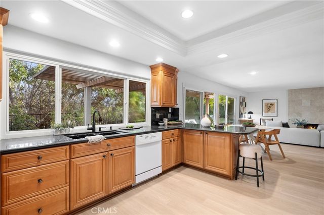 25232 Derby Circle, Laguna Hills, CA 92653