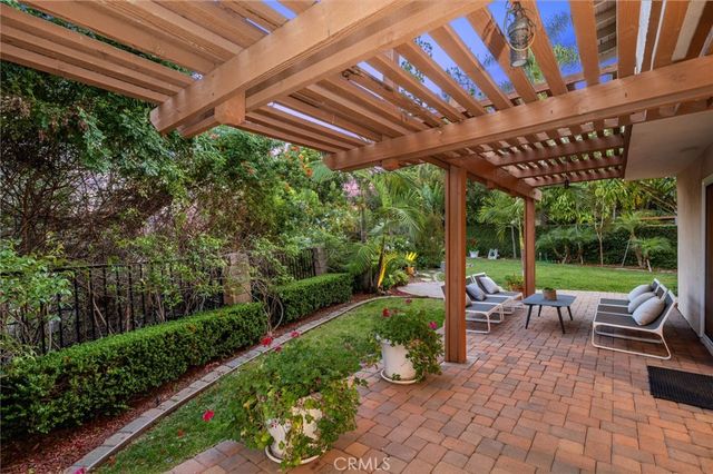 25232 Derby Circle, Laguna Hills, CA 92653