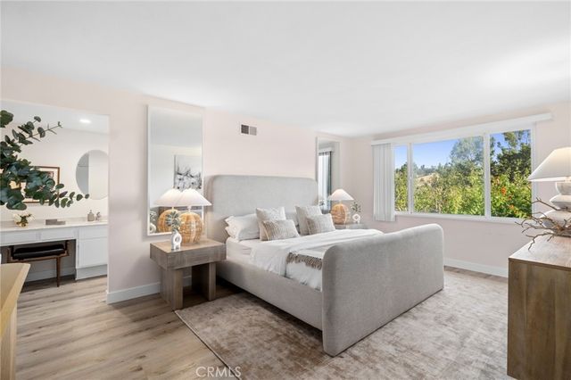 25232 Derby Circle, Laguna Hills, CA 92653