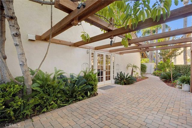 25232 Derby Circle, Laguna Hills, CA 92653