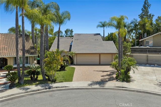 25232 Derby Circle, Laguna Hills, CA 92653