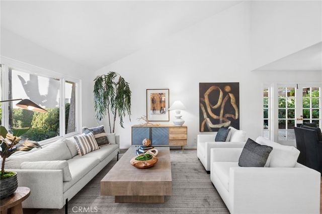 25232 Derby Circle, Laguna Hills, CA 92653