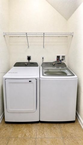 10870 NW 88th Ter 216, Doral, FL 33178