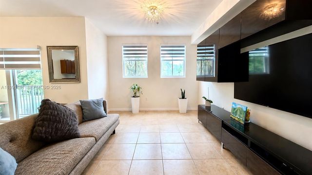 10870 NW 88th Ter 216, Doral, FL 33178