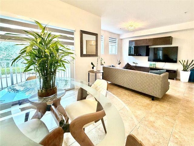 10870 NW 88th Ter 216, Doral, FL 33178