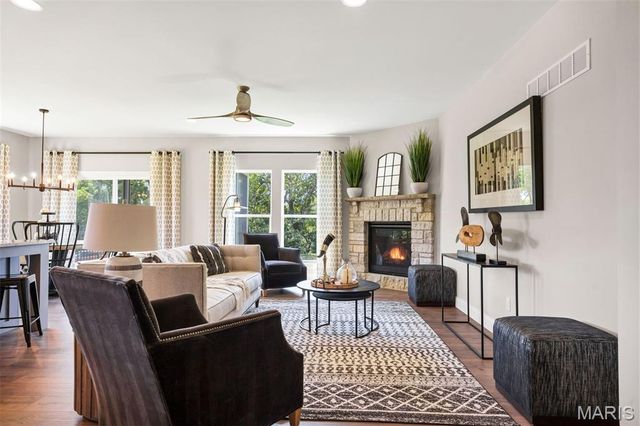 4 Challenger Court, O'fallon, MO 63366