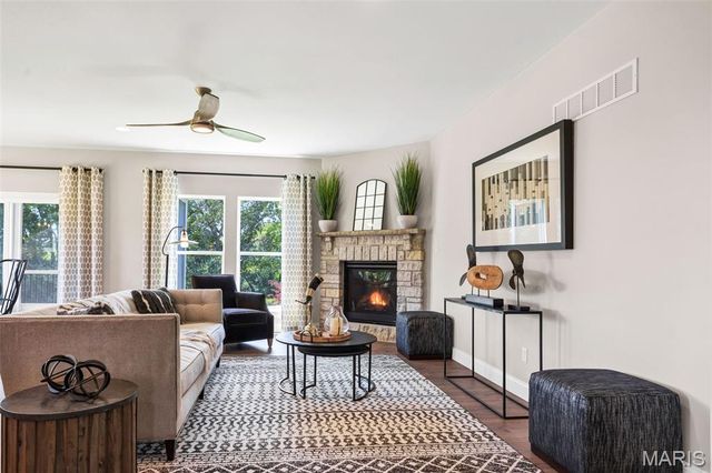 4 Challenger Court, O'fallon, MO 63366