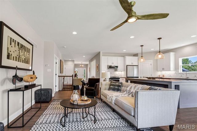 4 Challenger Court, O'fallon, MO 63366