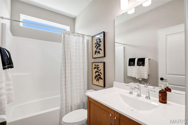 4 Challenger Court, O'fallon, MO 63366