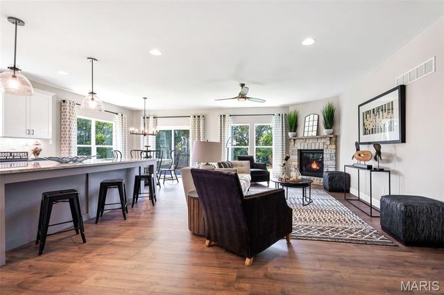 4 Challenger Court, O'fallon, MO 63366