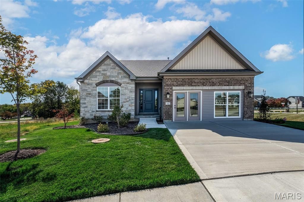 4 Challenger Court, O'fallon, MO 63366