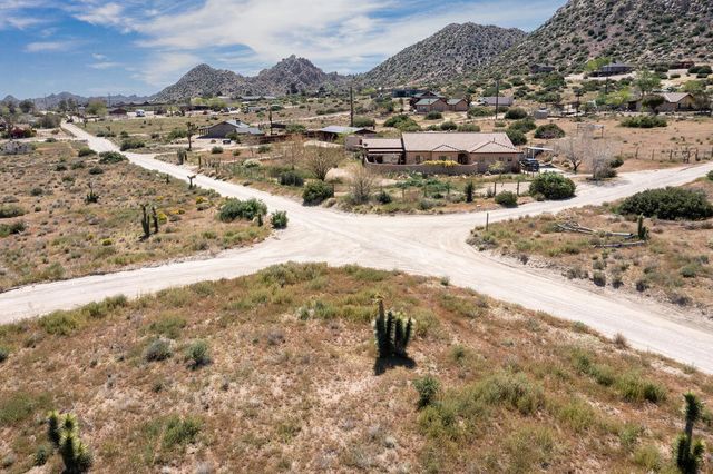 129 Annie Oakley, Pioneertown, CA 92268