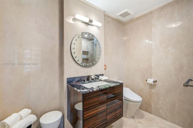 50 S Pointe Dr 903, Miami Beach, FL 33139