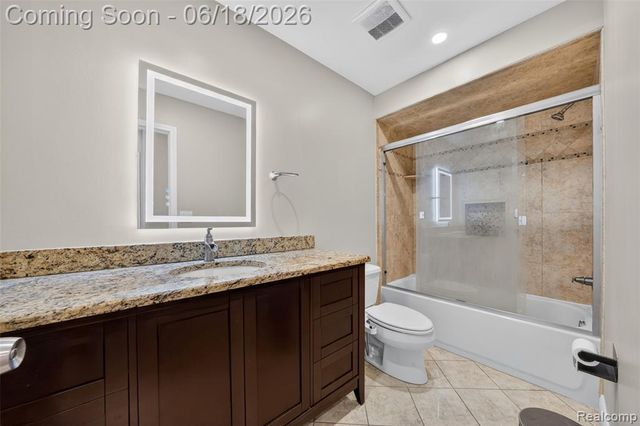 45925 Ashwood Lane, Macomb, MI 48044