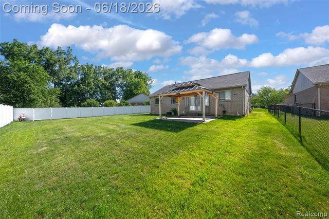 45925 Ashwood Lane, Macomb, MI 48044