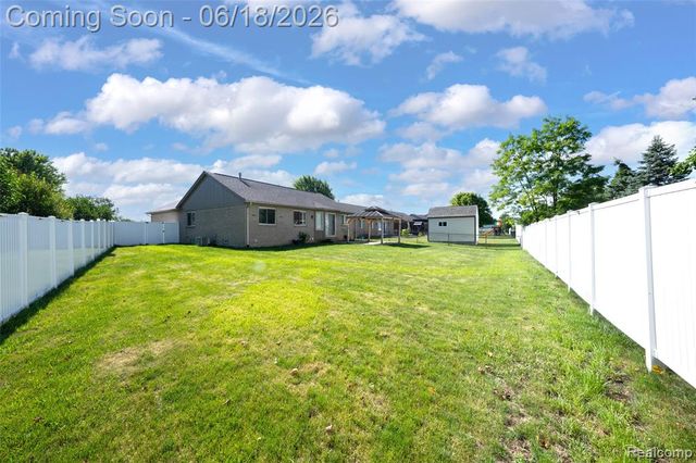 45925 Ashwood Lane, Macomb, MI 48044