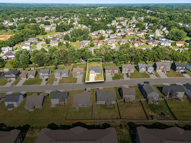 803 Lillian Grace Dr, Clarksville, TN 37043