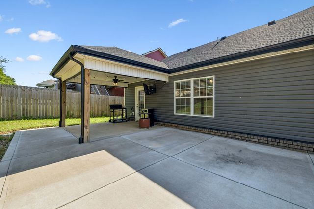 803 Lillian Grace Dr, Clarksville, TN 37043