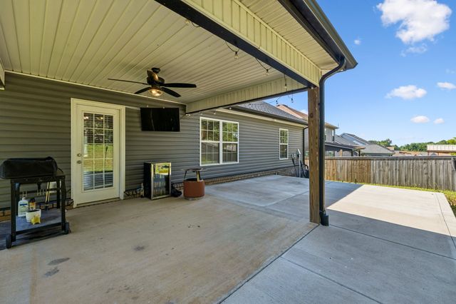 803 Lillian Grace Dr, Clarksville, TN 37043