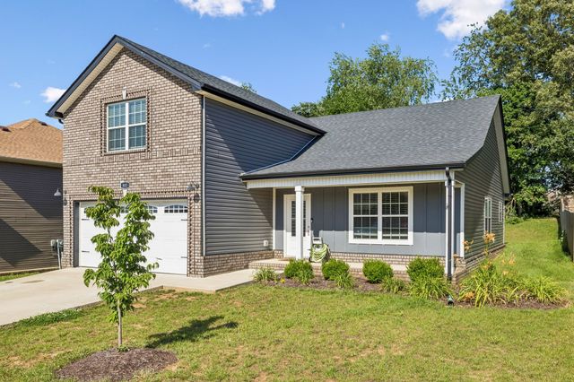 803 Lillian Grace Dr, Clarksville, TN 37043