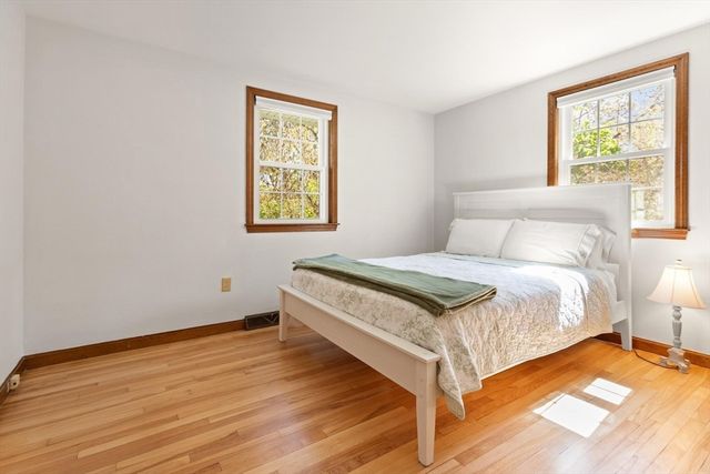 10 Lowell Rd, Westford, MA 01886