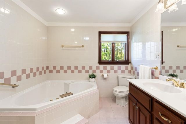 10 Lowell Rd, Westford, MA 01886