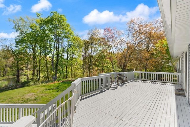 10 Lowell Rd, Westford, MA 01886