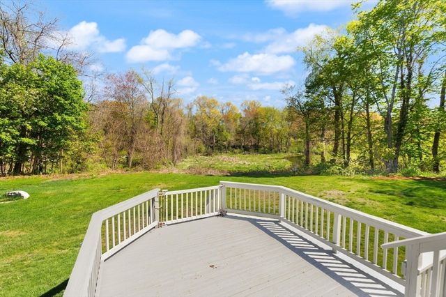 10 Lowell Rd, Westford, MA 01886