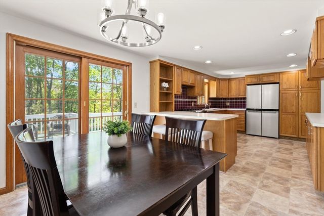 10 Lowell Rd, Westford, MA 01886