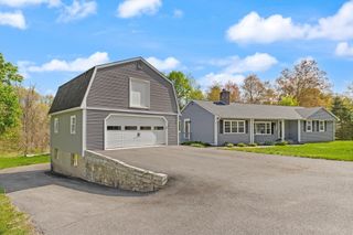 10 Lowell Rd, Westford, MA 01886